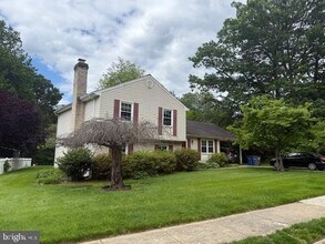 10015 Cotton Farm Rd in Fairfax, VA - Building Photo - Building Photo