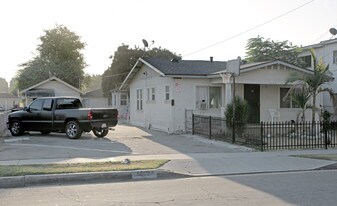 6502-6506 Flora Ave in Bell, CA - Building Photo