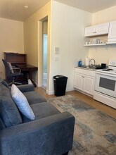 1764 La Pergola Dr in Brentwood, CA - Building Photo - Building Photo