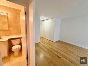 EAST 49 STREET in New York, NY - Building Photo - Building Photo