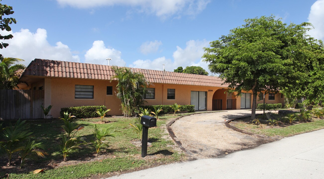 Las Flores Apartments in Delray Beach, FL - Building Photo