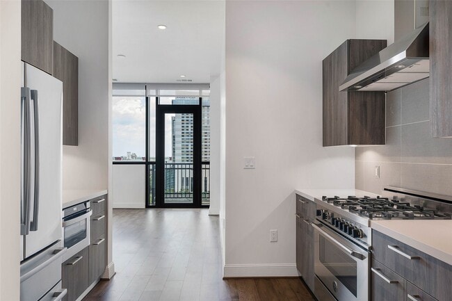 property at 1211 Caroline St