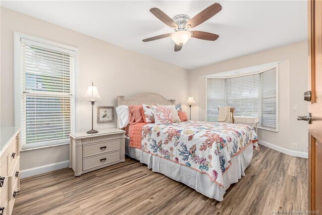9026 SE Bobwhite St in Hobe Sound, FL - Foto de edificio - Building Photo