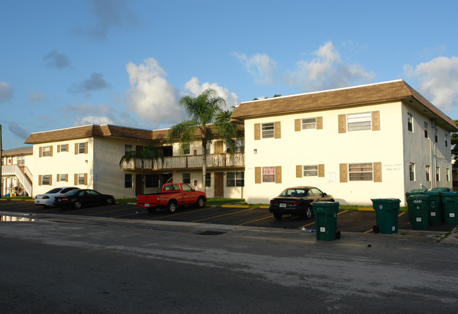 3721 SW 59 Terr in Fort Lauderdale, FL - Building Photo - Building Photo