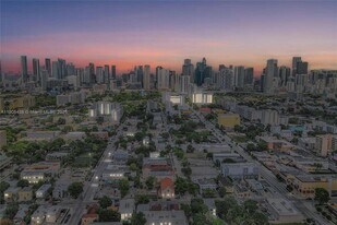 1037 NW 2nd St in Miami, FL - Building Photo