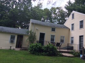 1187 Mt Carmel Ave in North Haven, CT - Building Photo