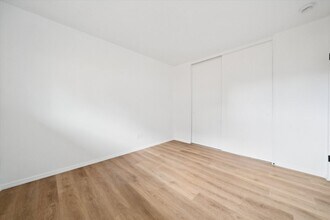 5143-5145-5145 SE Knight St in Portland, OR - Building Photo - Building Photo