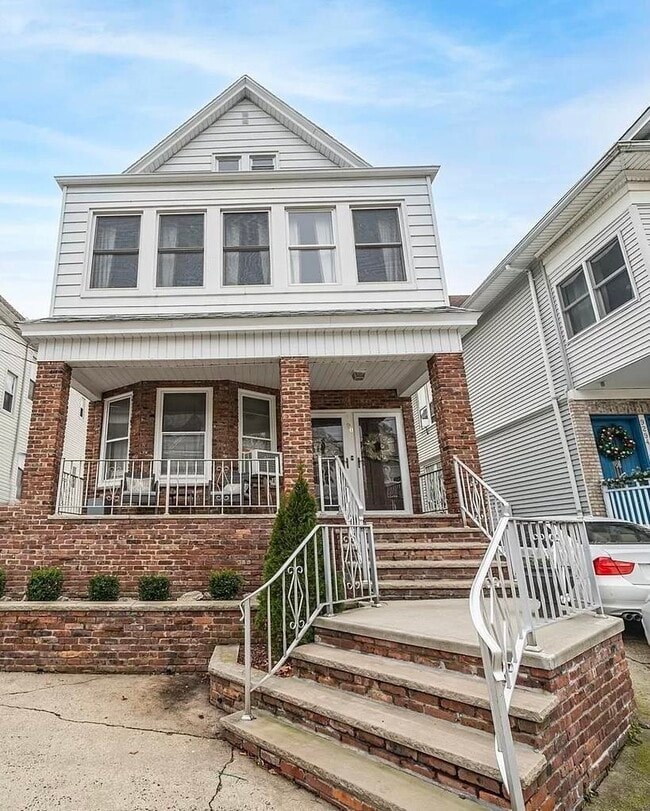 property at 90-92-92 W 42nd St