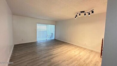 100 E Kentucky Ave, Unit 1 in DeLand, FL - Building Photo - Building Photo
