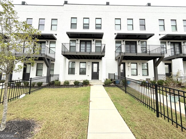 1031 Robert Smalls Wy in Atlanta, GA - Foto de edificio - Building Photo