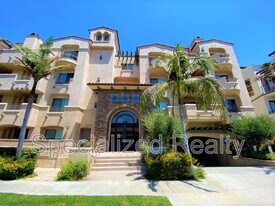 10921 Whipple St in Los Angeles, CA - Building Photo