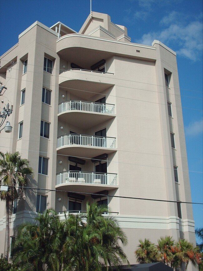 Alta Mer in Sarasota, FL - Foto de edificio - Building Photo