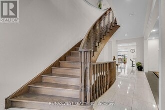 5 Aries St in Brampton, ON - Building Photo - Building Photo