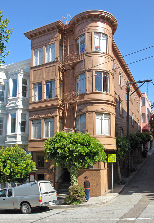 1354 Sacramento St in San Francisco, CA - Building Photo