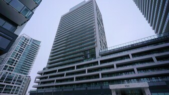 8960-8960 Jane St in Vaughan, ON - Building Photo