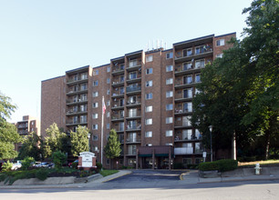 William Presser Tower in Akron, OH - Foto de edificio - Building Photo