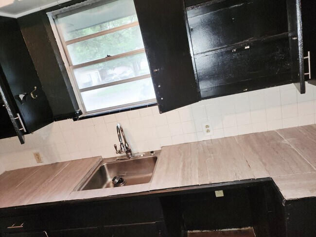 3737 Maywood Ave, Unit Front house in Baton Rouge, LA - Building Photo - Building Photo