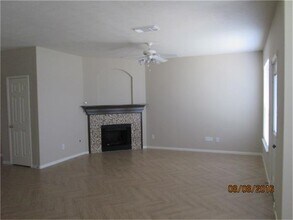 8006 Indian Desert Dr in Cypress, TX - Foto de edificio - Building Photo