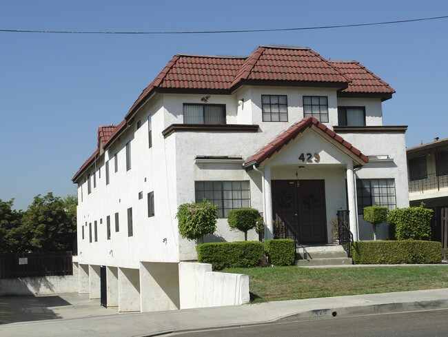 429 S Almansor St in Alhambra, CA - Foto de edificio - Building Photo