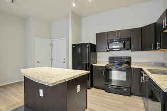 Park Hill Station in Denver, CO - Foto de edificio - Building Photo