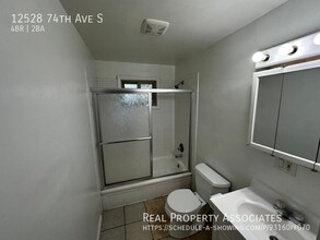 12528 74th Ave S in Seattle, WA - Foto de edificio - Building Photo