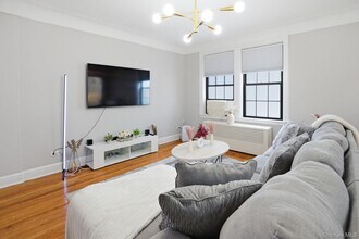 26 Pondfield Rd in Bronxville, NY - Building Photo - Building Photo