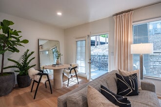The Lola in Austin, TX - Foto de edificio - Building Photo