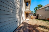 50 S Burberry Park Cir in The Woodlands, TX - Foto de edificio - Building Photo