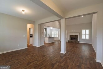 214 Oakwood Dr in Commerce, GA - Building Photo - Building Photo