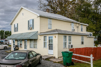 710-720 N Main St in Mount Crawford, VA - Foto de edificio - Building Photo