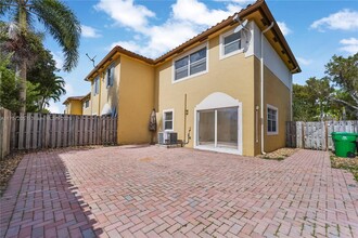 5030 SW 136th Ave in Miramar, FL - Building Photo - Building Photo