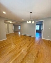 14 Elizabeth St in Branford, CT - Building Photo - Building Photo