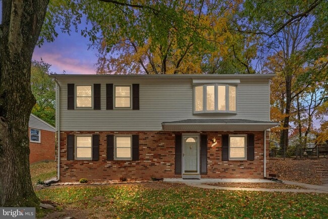 13719 McGill Dr in Chantilly, VA - Building Photo - Building Photo