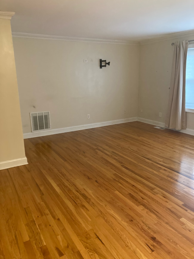 265 Glendale Ave, Unit E2 in Bridgeport, CT - Building Photo - Building Photo