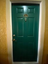 2715 Via Capri in Clearwater, FL - Foto de edificio - Building Photo