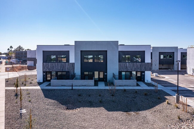 property at 432 S 32nd St