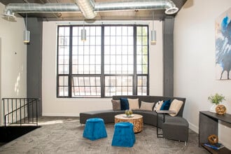 800 Capitol in Indianapolis, IN - Foto de edificio - Building Photo