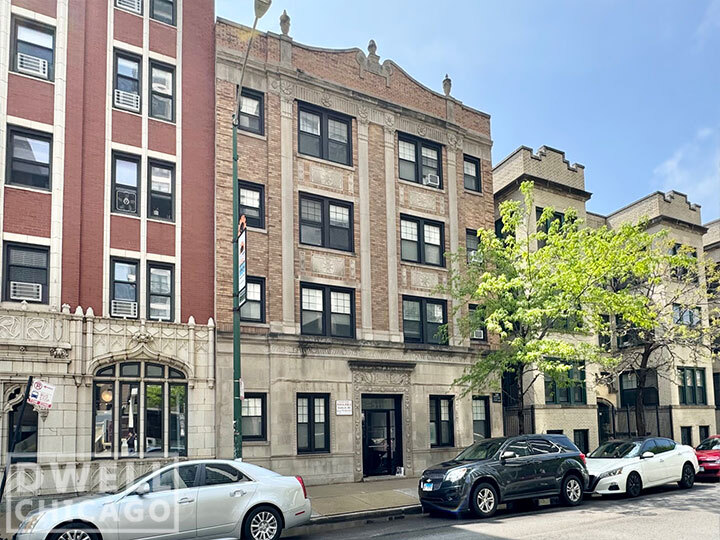 515 W Belmont Ave in Chicago, IL - Foto de edificio