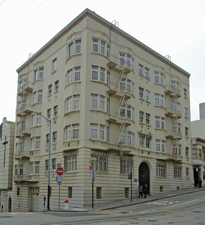 Low Apartments in San Francisco, CA - Building Photo