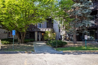 4201-4207 Lakeside Ave N in Minneapolis, MN - Building Photo - Building Photo