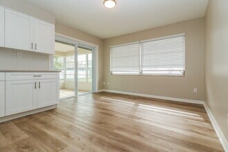 2319 Surrey Ln in Clearwater, FL - Building Photo - Building Photo