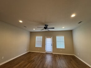 5670 Shadowbend Cir N in Lumberton, TX - Building Photo - Building Photo