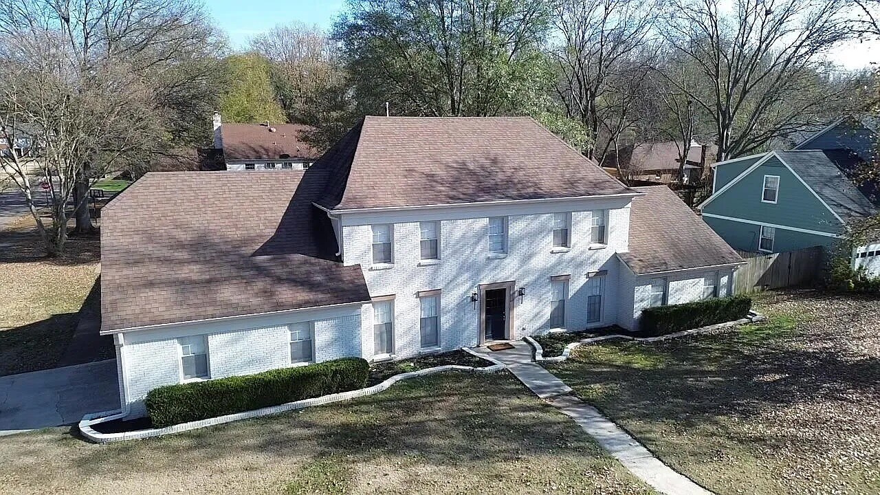 1946 Corbin Rd in Germantown, TN - Building Photo