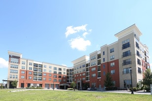 Residences at The Streets of St. Charles Apartment Homes in St. Charles, MO - Building Photo
