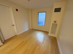 25 Lagrange St, Unit 4 in Boston, MA - Building Photo - Building Photo
