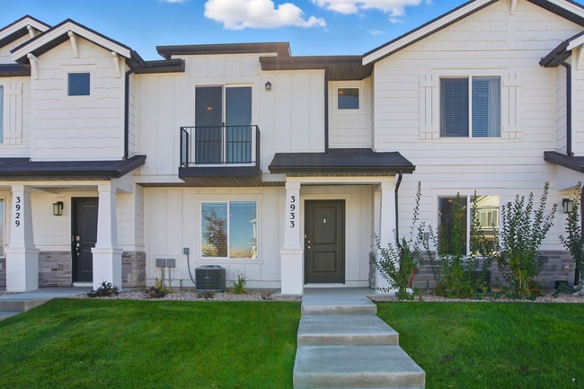 property at 3933 Orinda Dr