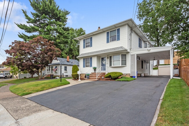 130 N 7th St in Saddle Brook, NJ - Building Photo - Building Photo