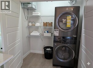 928-928 Giles Blvd E in Windsor, ON - Foto de edificio - Building Photo