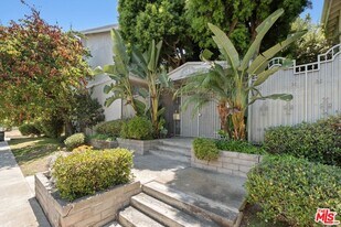 2112 Warfield Ave in Redondo Beach, CA - Building Photo