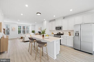 9610 Santa Fe Blvd in Largo, MD - Building Photo - Building Photo